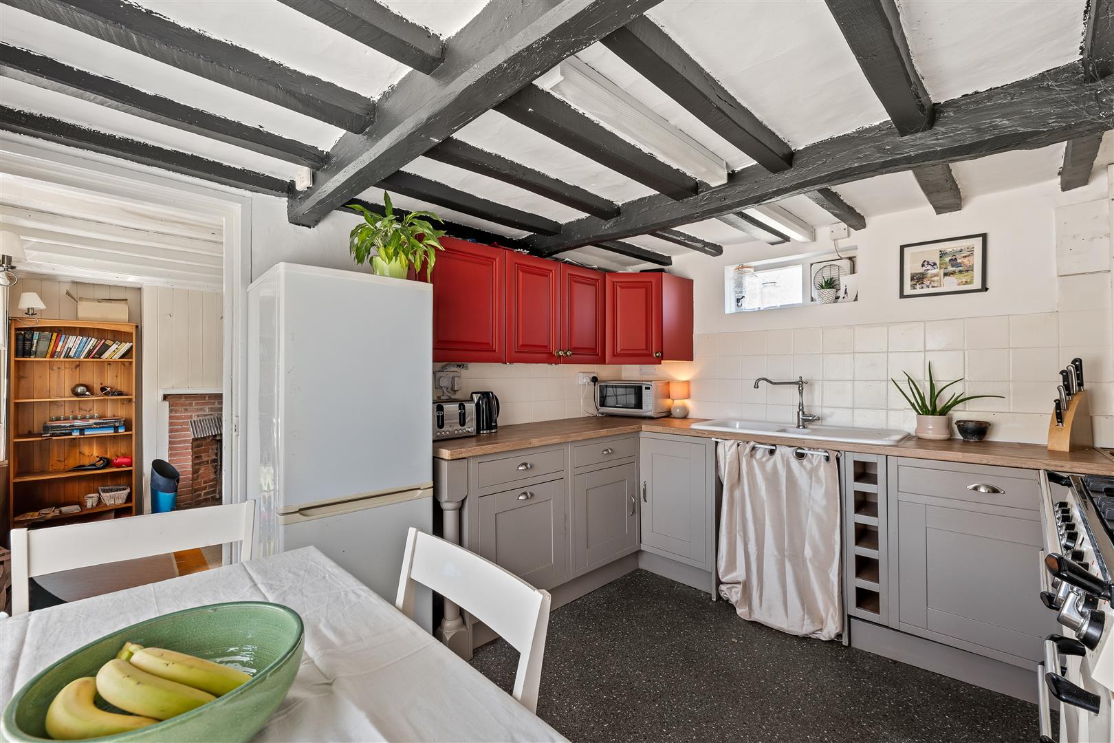 Main Street, Upton, Newark